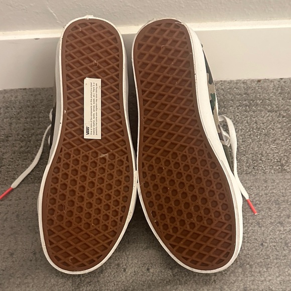 Vans Green and Camouflage High-Top Sneakers 9 - Picture 3 of 3